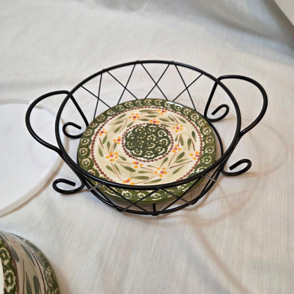 Temp-tations Old World Green Cream 1.5QT Serveware Bowl w/ Lid, Stand & trivet - Picture 8 of 9